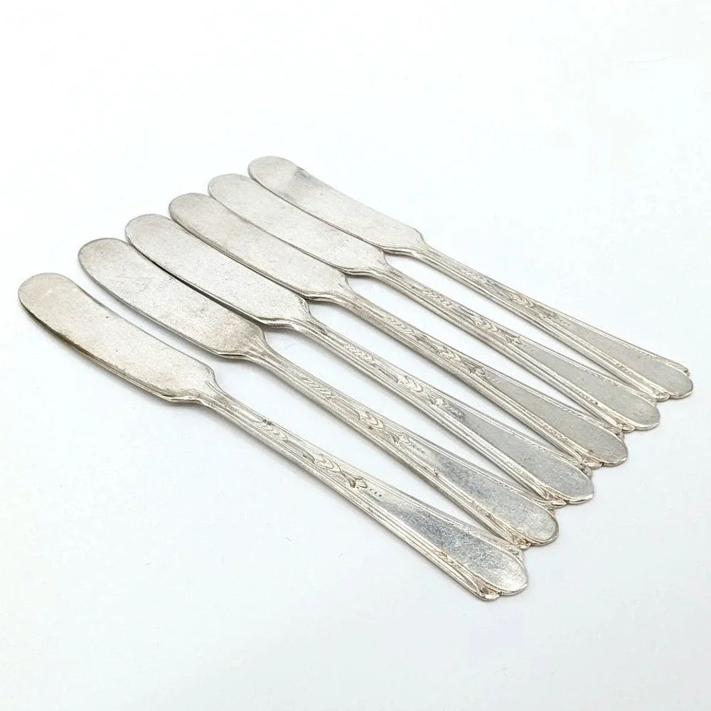 Valencia Silver Plate Butter Spreaders Set of 6 Vintage‎ Scrolled Pattern 5.25in